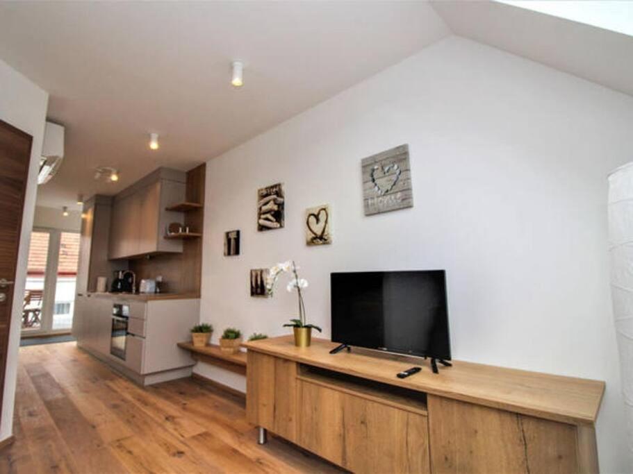 Luxury 2-floor Rooftop With Terrace In The City Center Apartamento Viena