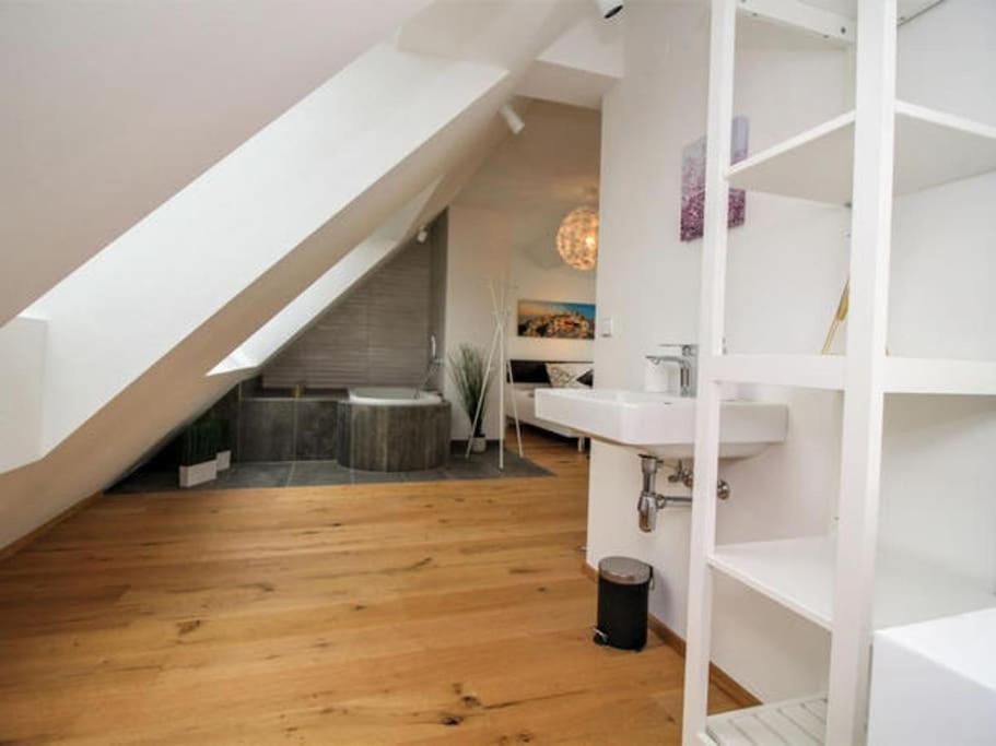 Luxury 2-floor Rooftop With Terrace In The City Center Apartamento Viena